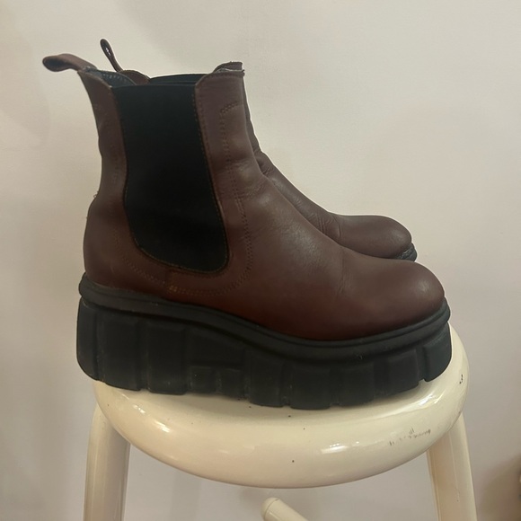 Platform Boots - Picture 7 of 8